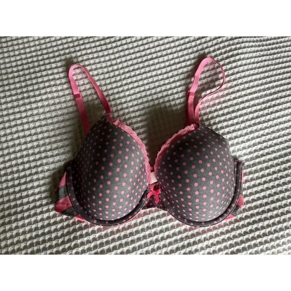 Victoria’s Secret Bra - Picture 1 of 4